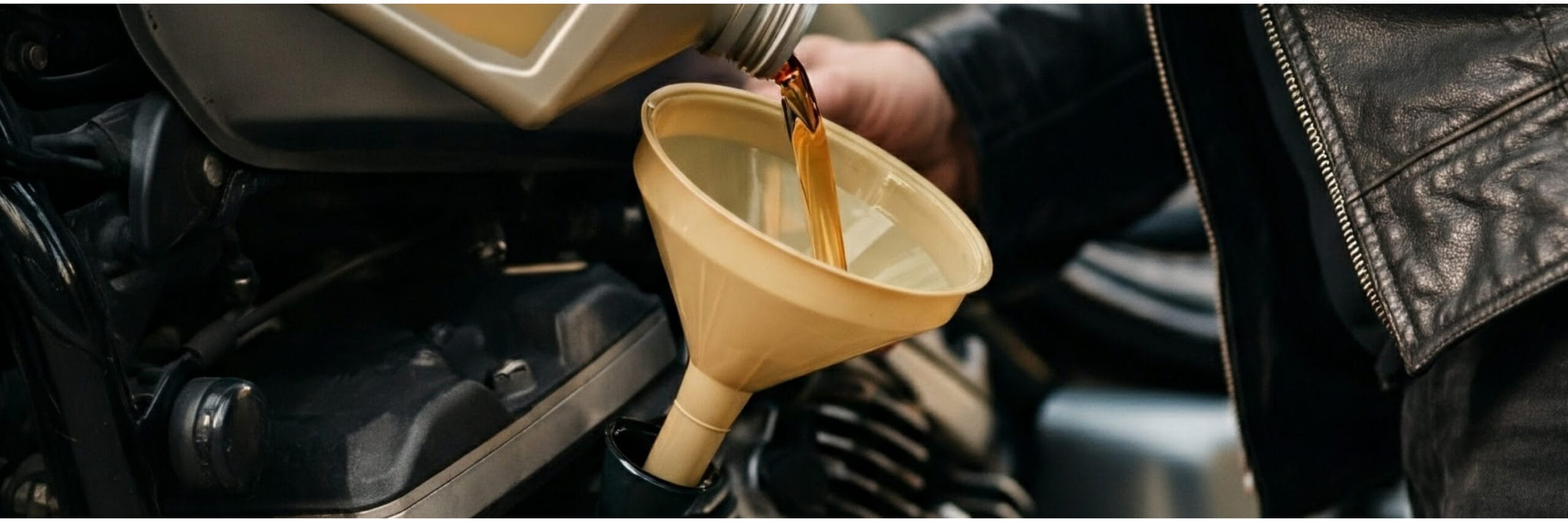 Motorolie voor motorfiets scaled